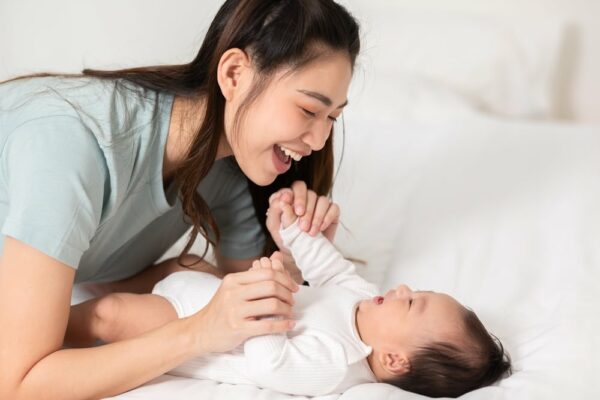 Tên thuộc hành Thủy cho bé trai và bé gái mang đến tài lộc suốt cả đời